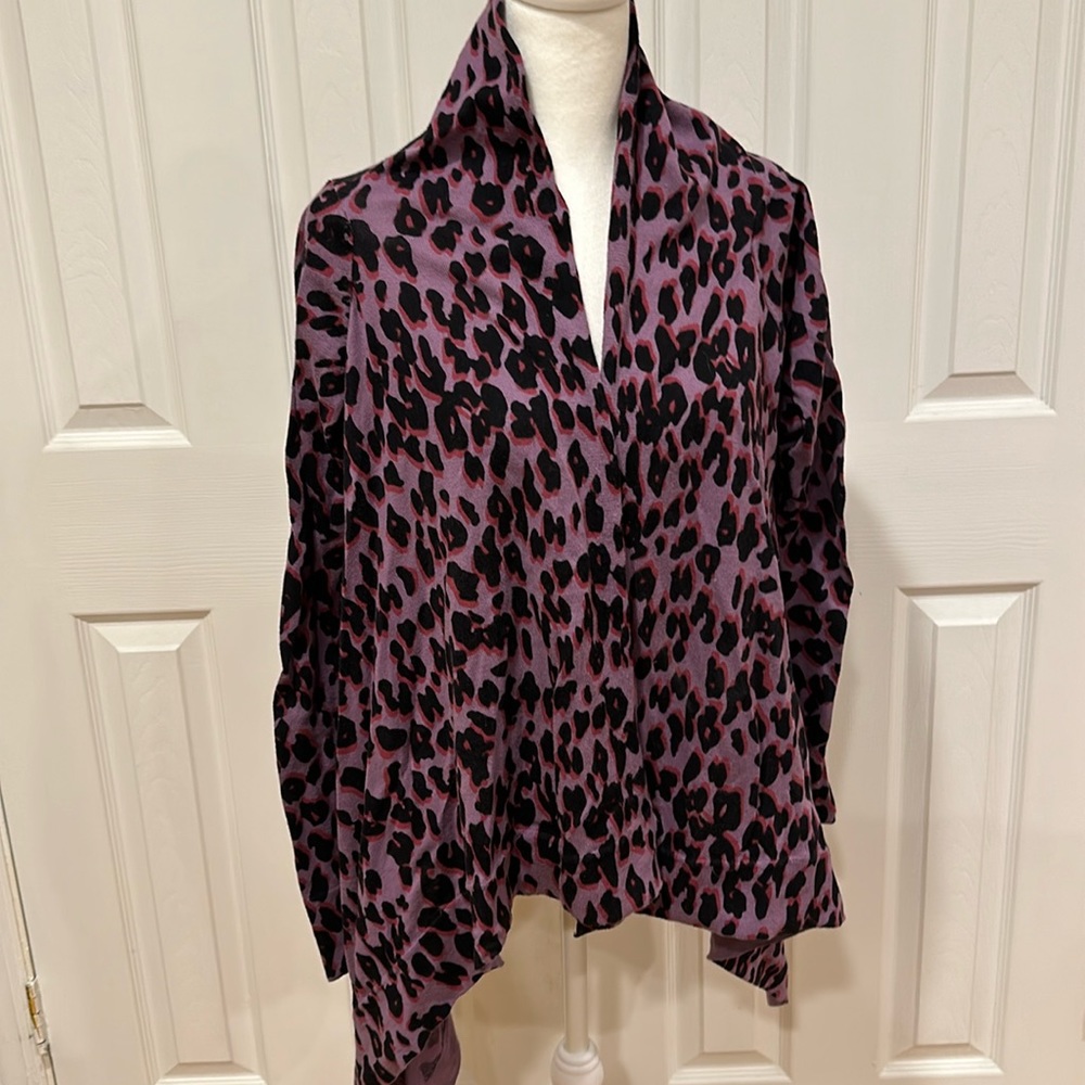 Daisy Fuentes, Size Medium Sweater.